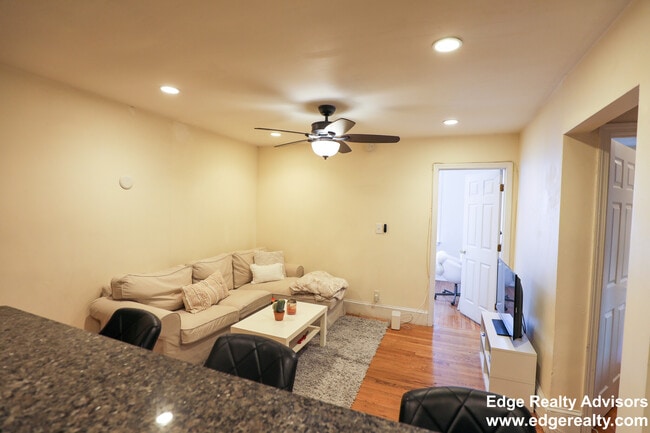 150 Freeman St unit 2, Brookline, MA 02446 - photo 7