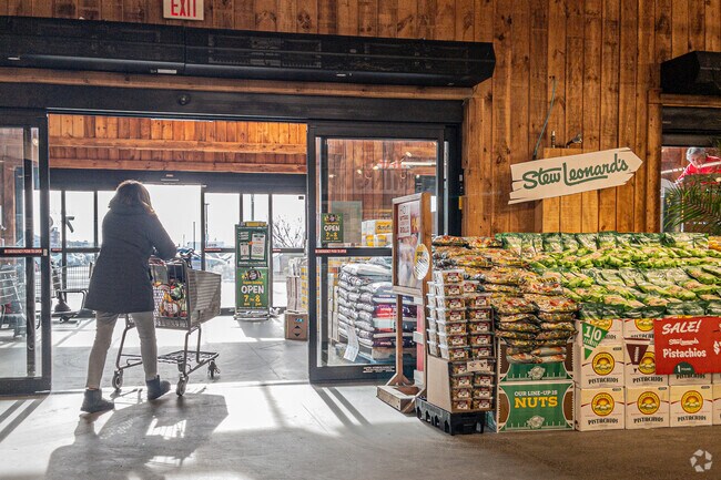 Stew Leonard's is a popular market for the locals of South Farmingdale.