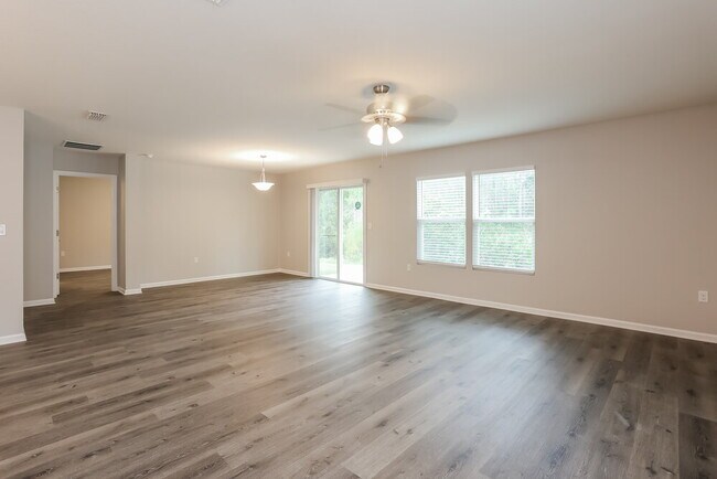 1981 April Oaks Dr, Jacksonville, FL 32221 - photo 4