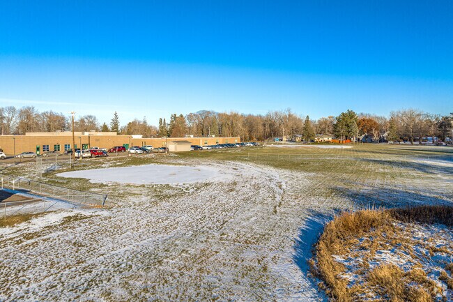 Chisago Lakes Primary School offers ample outdoor space.