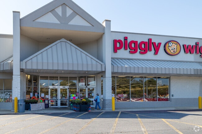 Colonial Heights residents love to stock up at Piggly Wiggly.