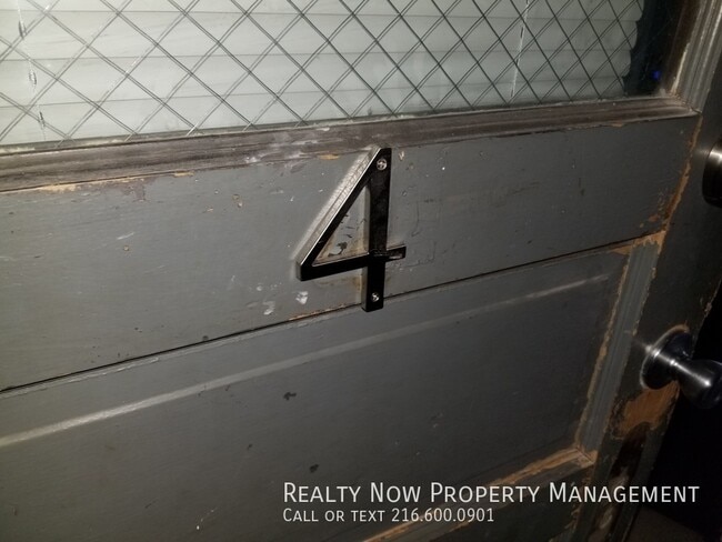 11871 Lake Ave unit 4, Lakewood, OH 44107 - photo 3