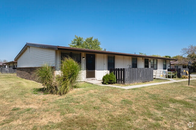 Concord Square Apartments, Kokomo, IN 46902 - photo 2