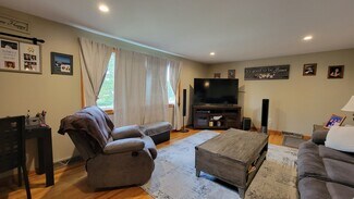 37 Sandy Ln Unit Upper, Buffalo, NY 14227