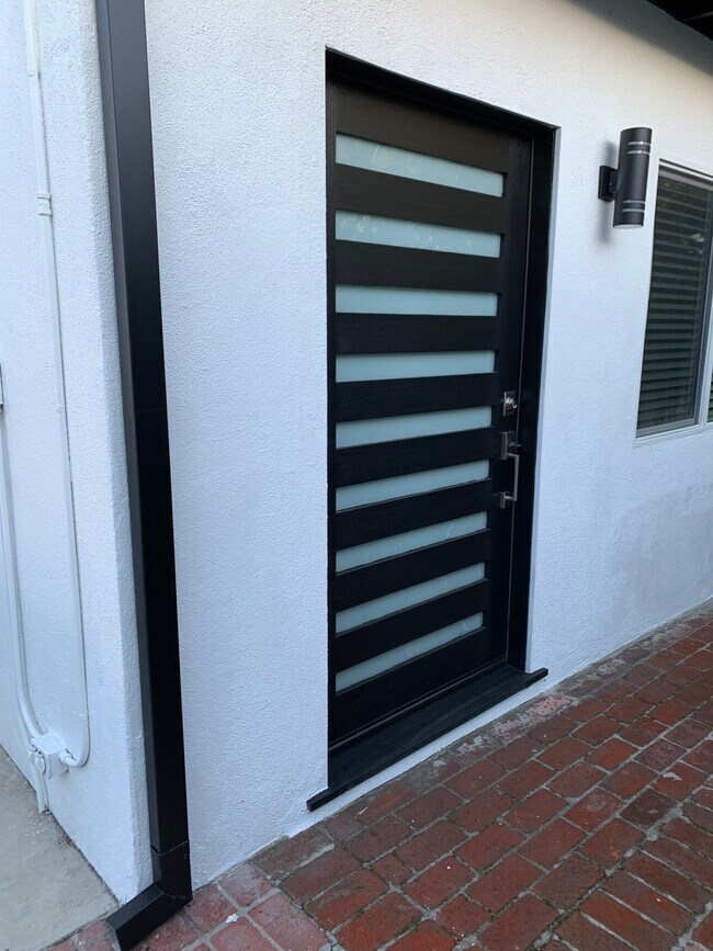 1102 Centinela Ave unit A, Santa Monica, CA 90403 - photo 3