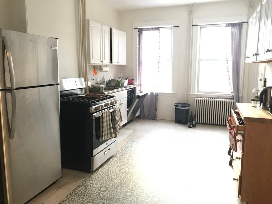 68 Beacon St unit 3, Somerville, MA 02143 - photo 1