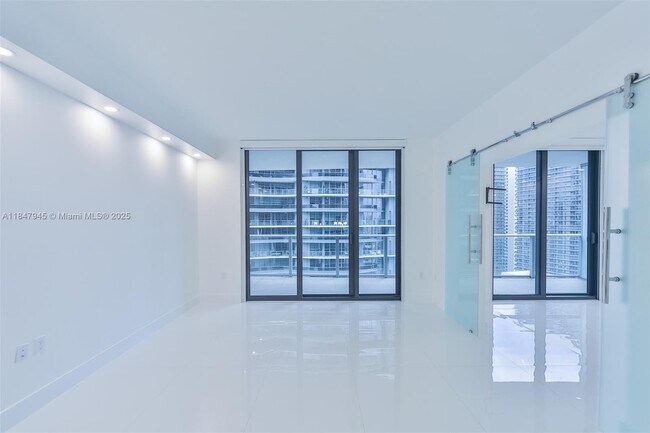 1010 Brickell Ave unit 3105, Miami, FL 33131 - photo 5