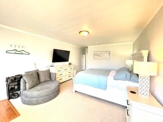 3220 Merritt St, Harbor Springs, MI 49740