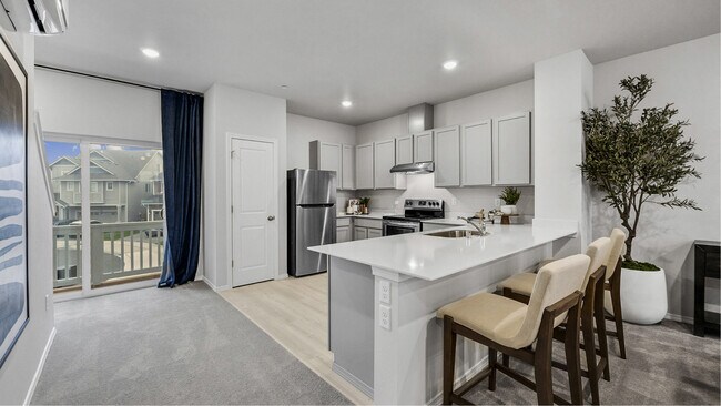 34370 Emerald Ridge Ave SE, Black Diamond, WA 98010 - photo 2