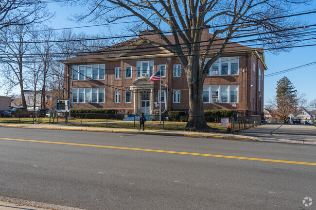 The Washington Elementary School has a student body of 157 students.