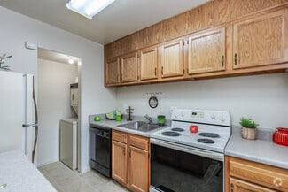 300 Hidenwood Dr, Newport News, VA 23606