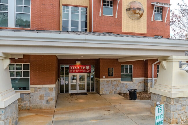 Fifth Avenue Upper Elementary School is a public school in Dekalb County.