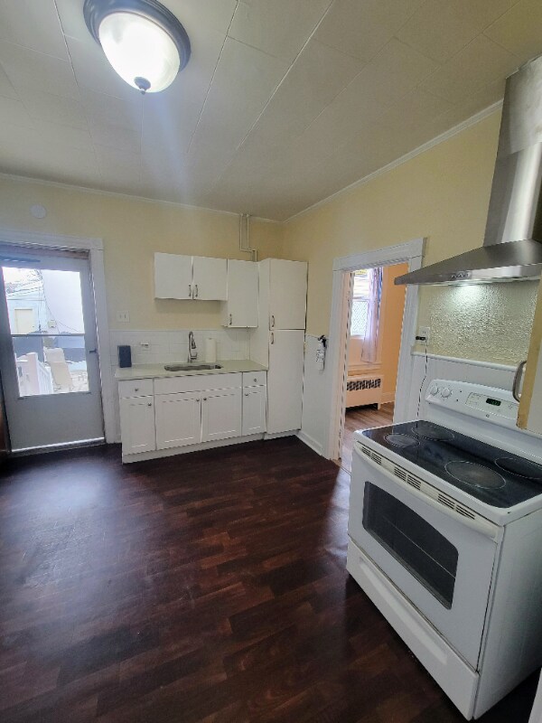 333 Kirkland Place unit First Floor, Perth Amboy, NJ 08861 - photo 2