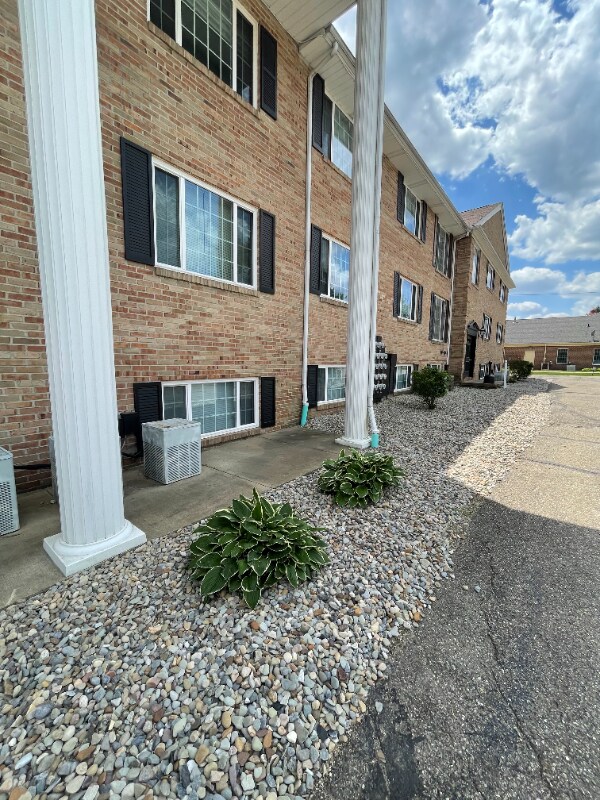 1101 W Maple St, Canton, OH 44720