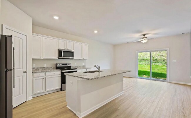 86 Dumsford St, Falling Waters, WV 25419 - photo 7