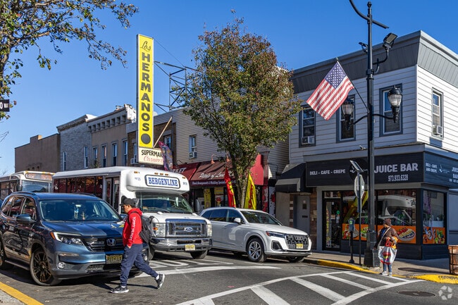 The Berganline Ave Jitney in Union City runs every 1 to 2 minutes, so there is never a wait.