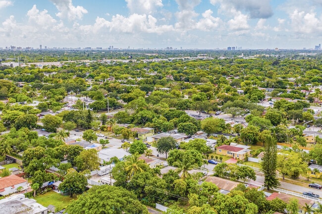 An up-and-coming neighborhood, Sunkist Grove is a beautiful and desirable place to live in.