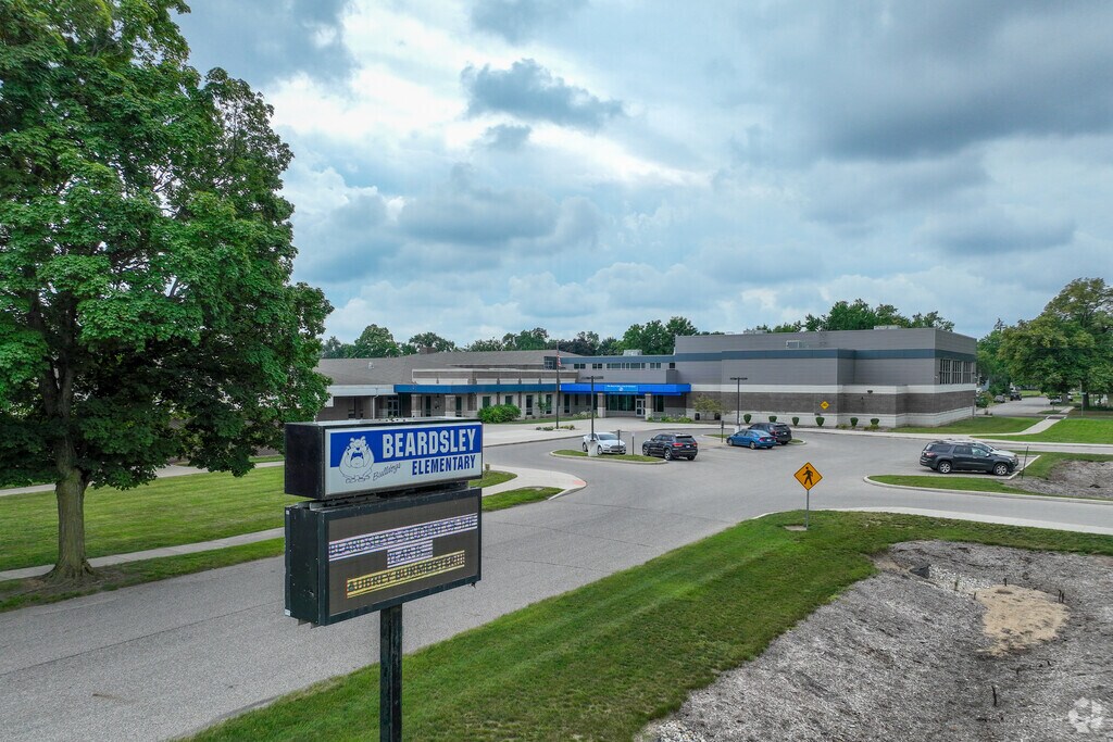 Kids can participate in a variety of competitive athletic programs at Beardsley Elementary.