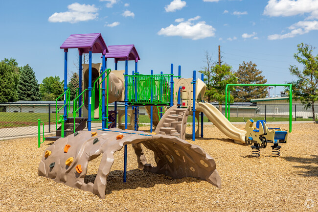 Valdez Elementary School has 422 students in grades Pre-K through 5th grade.