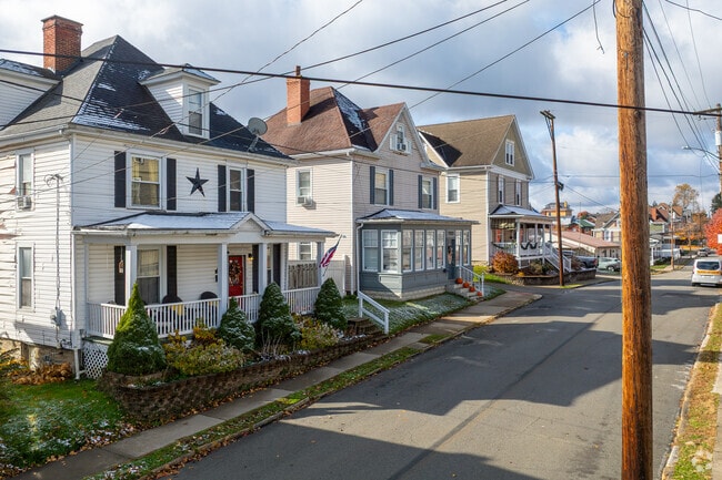 American Foursquare homes line quiet residential streets in Waynesburg.