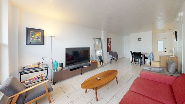 1300 Lincoln Rd unit D804, Miami Beach, FL 33139 - photo 2