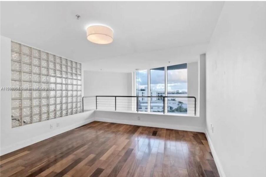 2000 Bay Dr unit 402, Miami Beach, FL 33141 - photo 1