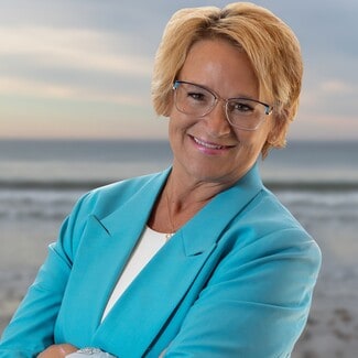 Sandra Smith