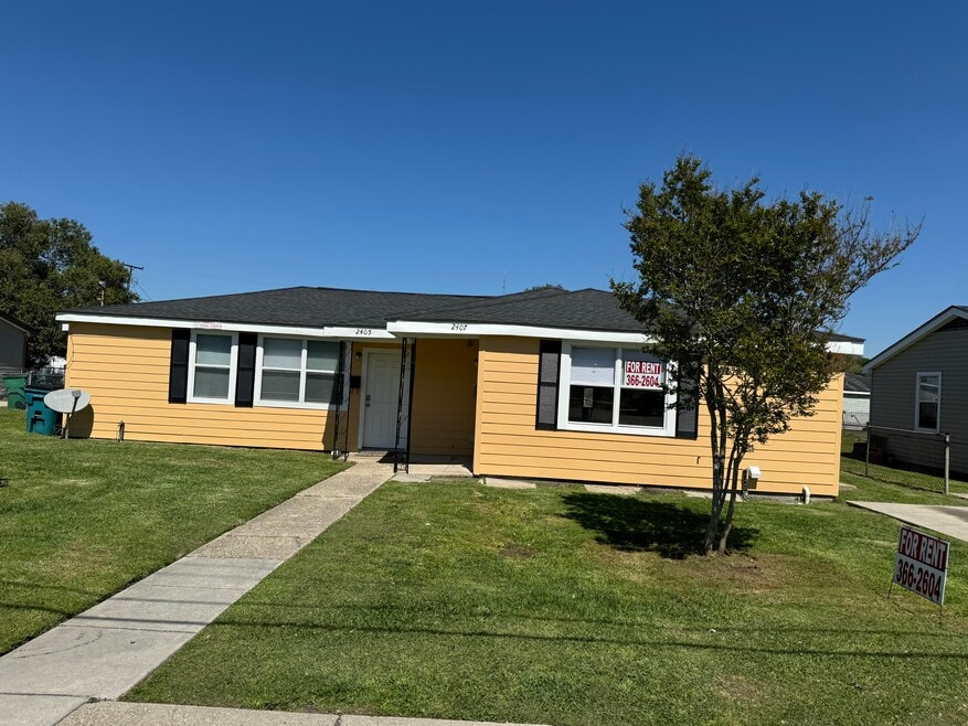 2407 Claire Ave, Gretna, LA 70053 - photo 1
