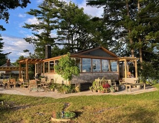 46 Rogers Pt Dr, Eliot, ME 03903