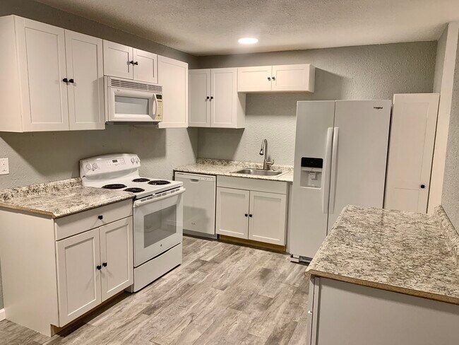 12 Gage Rd unit 14 Gage, Eldon, MO 65026 - photo 2