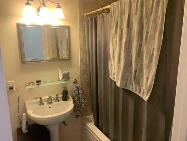 1867 Beacon St unit 1-bed 1 bath Brookli, Brookline, MA 02445 - photo 6