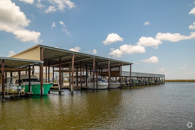 Island Marina offers boat storage for Lake Catherine boaters.