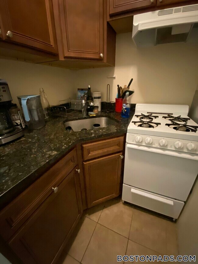 38 Hemenway St Unit 32, Boston, MA 02115