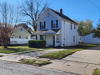 2330 Grand Ave, Davenport, IA 52803