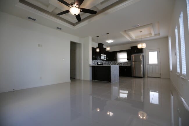 900 E Myrtle Beach Ave unit 1, McAllen, TX 78503 - photo 4