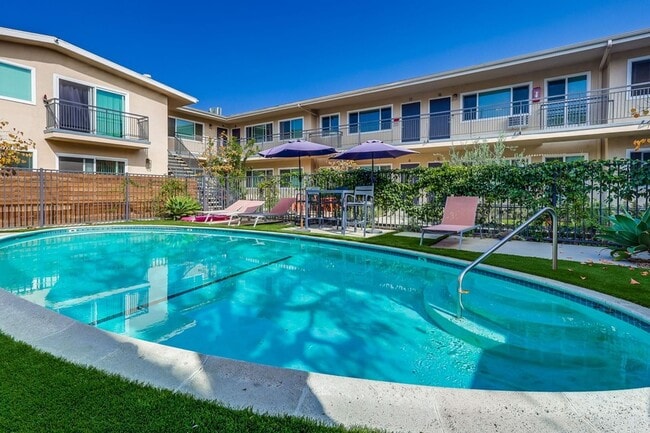 Premier Apartment Complex Near Hollywood Park with Pool, Gym and Covered Parking!, Inglewood, CA 90301 - photo 3
