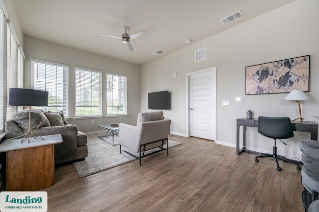 4902 Cosmos Cir unit 303, Wimauma, FL 33598 - photo 3