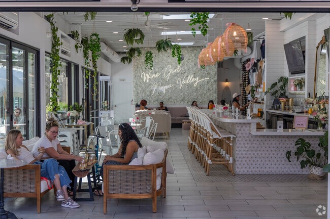 Wine Girl Downtown Napa has a chic and modern atmosphere.