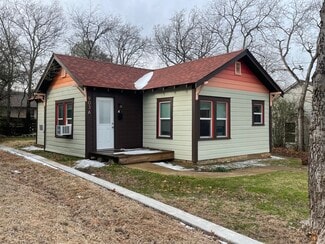 903 Haynes St Unit A, Denton, TX 76201