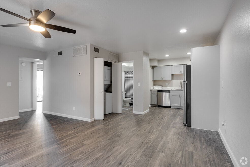 Mountain View Casitas, Phoenix, AZ 85022 - photo 1