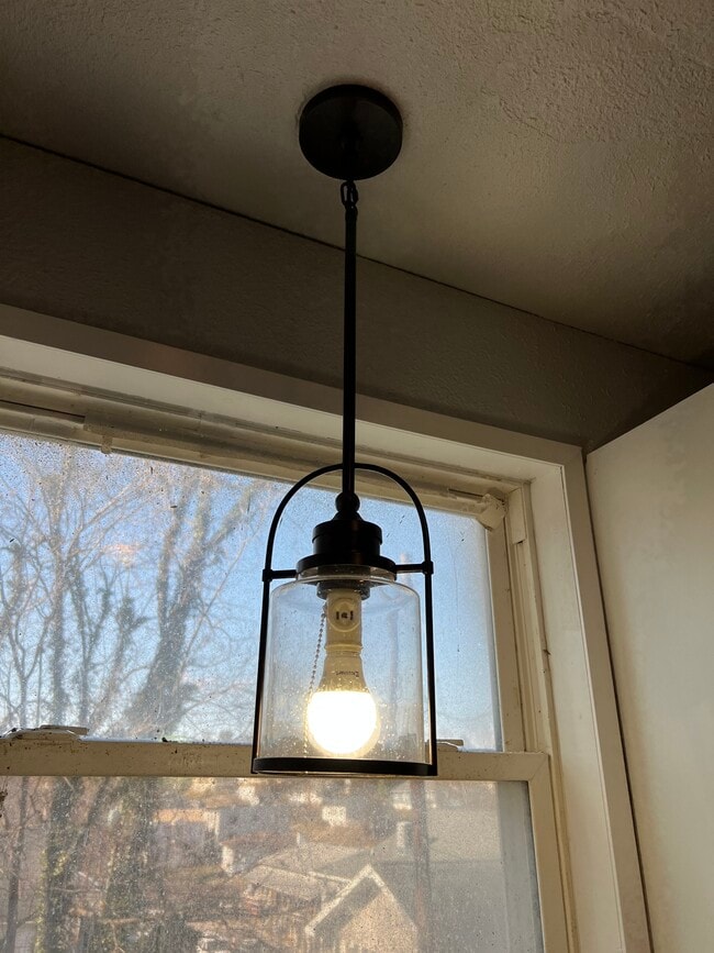 404 Linden Cir unit 3, Huntington, WV 25705 - photo 2