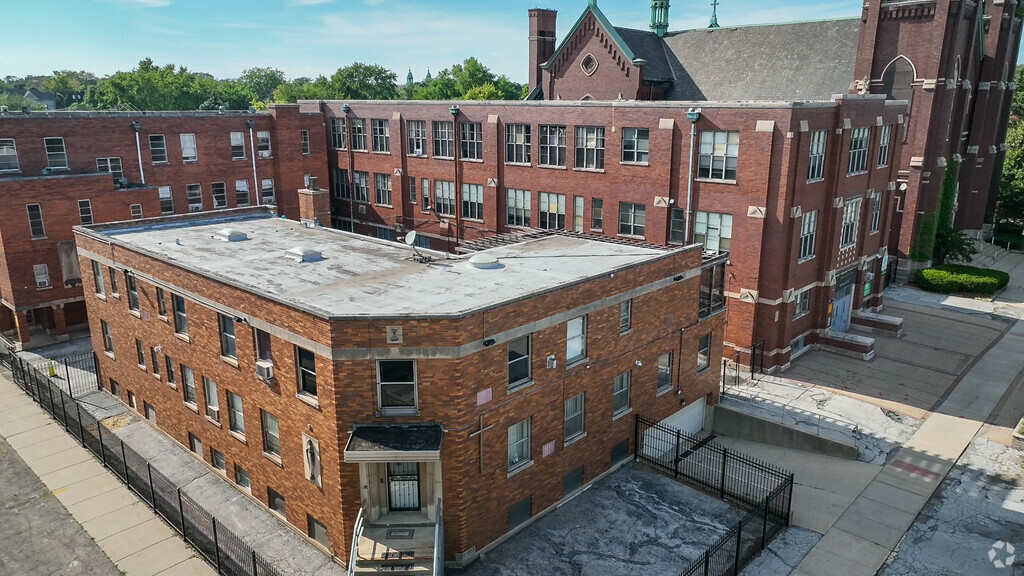 Side view of Chicago Collegiate Charter School.