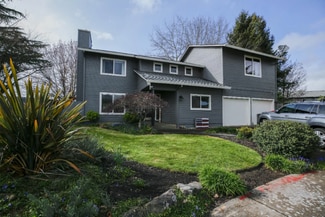 1555 SW Gilson Ct, McMinnville, OR 97128