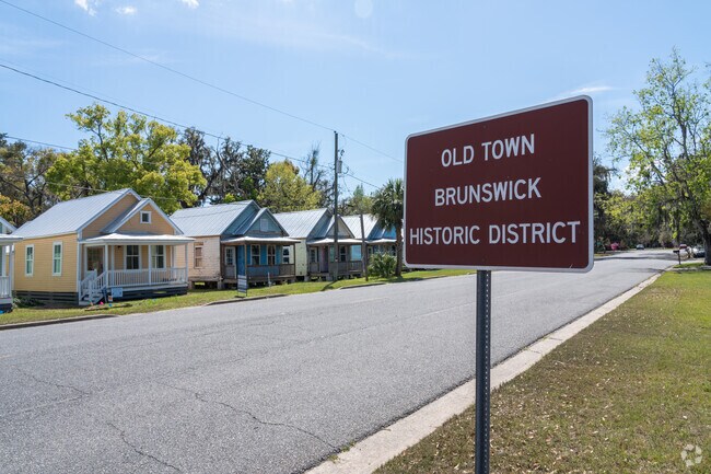 Old Town is one of the oldest neighborhoods in the country and does well to preserve it.