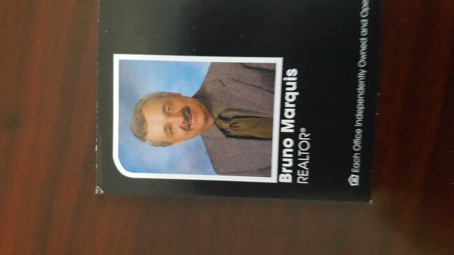 Agent Photo