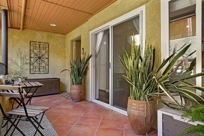 2319 Curlew St unit 2, San Diego, CA 92101 - photo 3