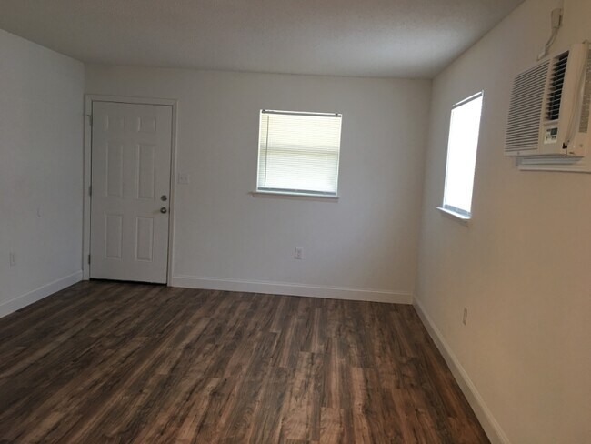 1409 29th St unit C, Niceville, FL 32578 - photo 5