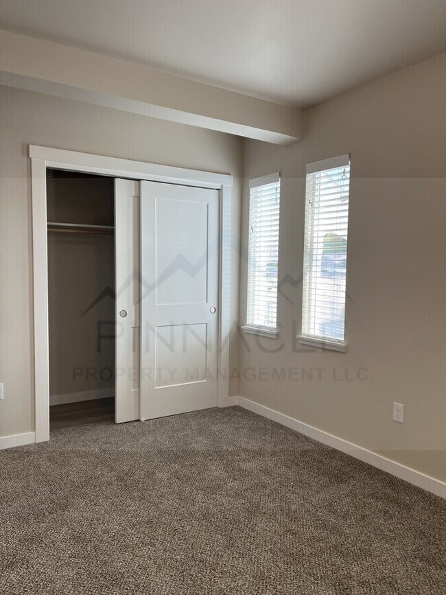 1001 W Yakima Ave, Yakima, WA 98902 - photo 5