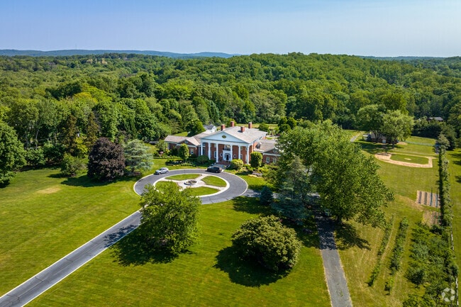 Large mountain area estates and manors creep into the millions in Bernardsville, NJ.