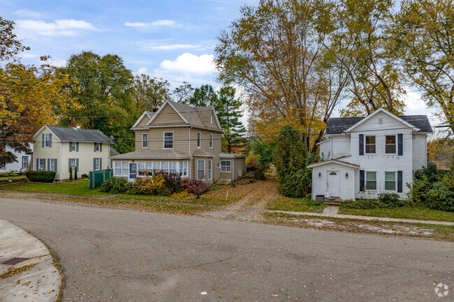 Homes neatly line the streets of Clinton.